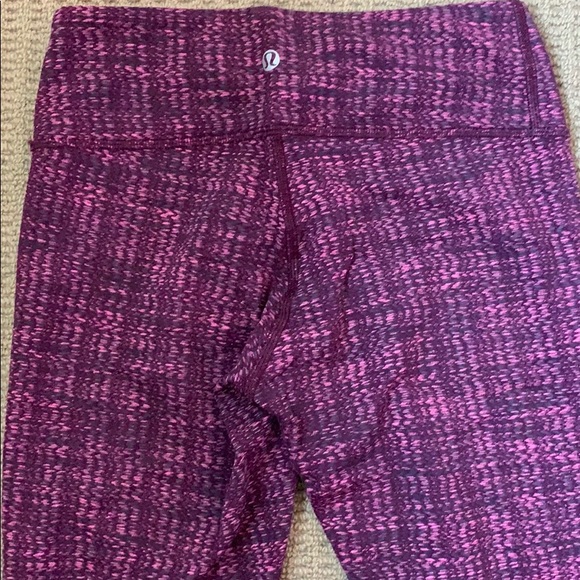 Closet overflowing with Lululemon - Picture 4 of 4